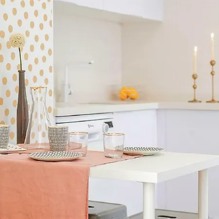 Apartment 360 *