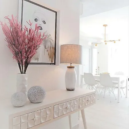 Apartment 360 *